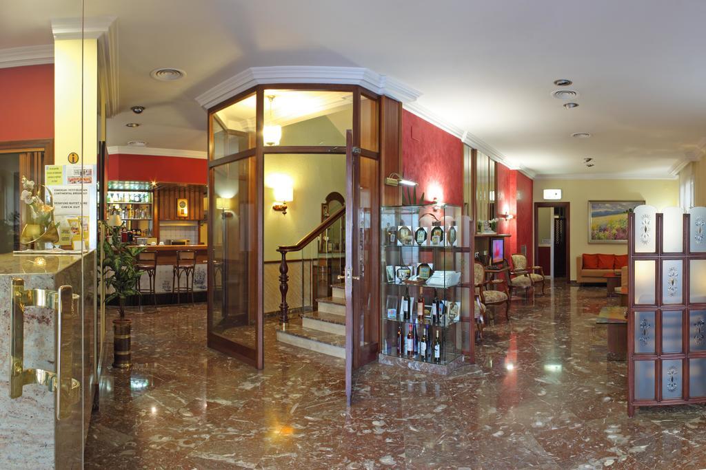 Hotel Los Angeles Figueres  Zewnętrze zdjęcie